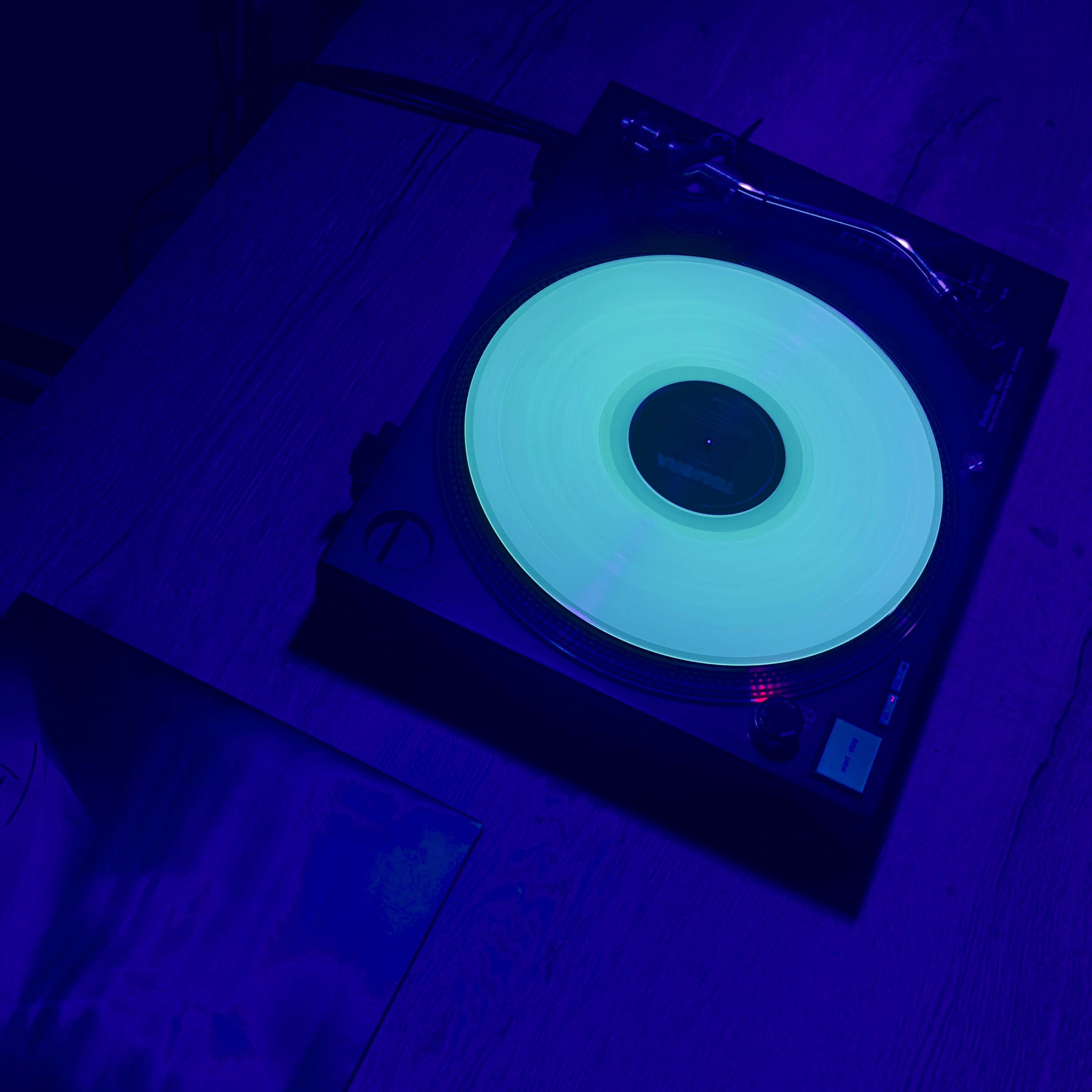 Come Closer - Glow in the Dark Vinyl - TOMORA UK